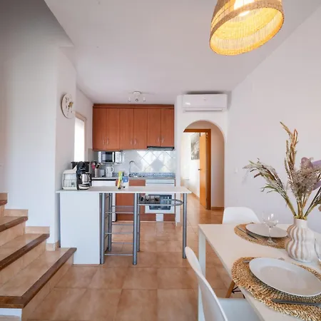 Wehostyou - Bel Empuriabrava, Gran Reserva 17 *